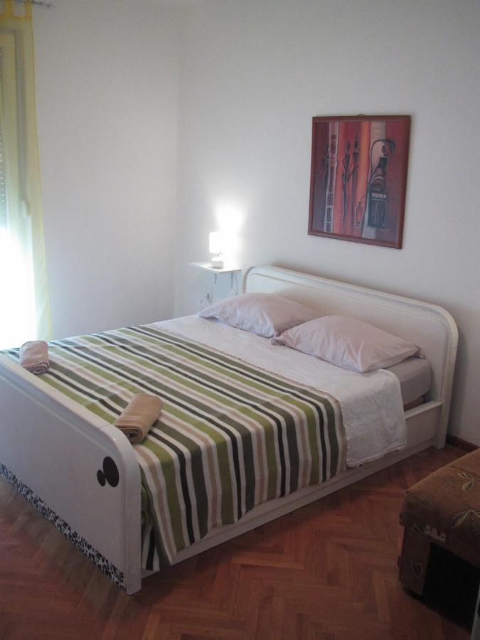 Apartment Rota Zara Esterno foto