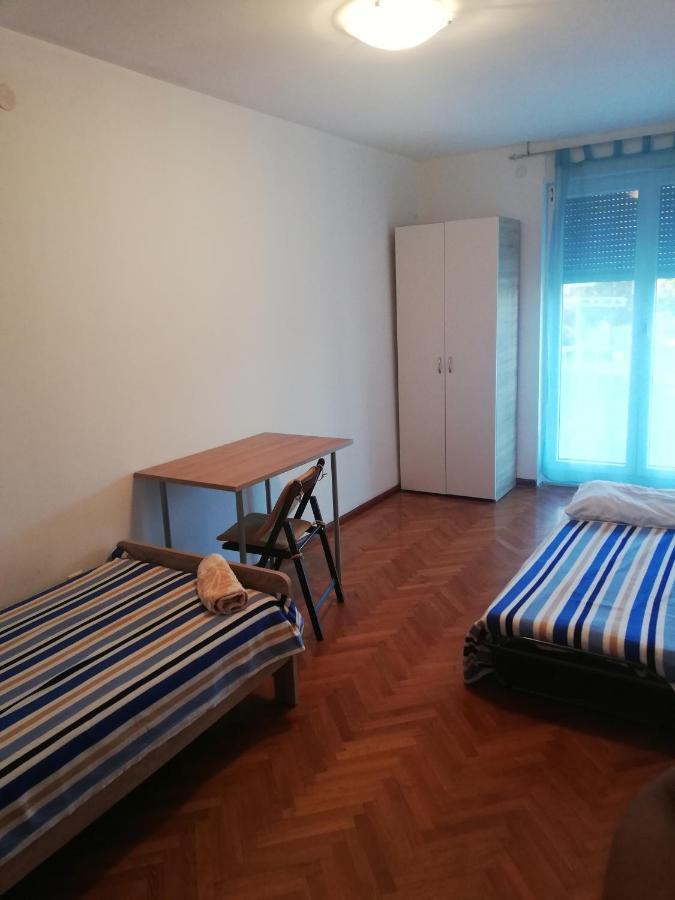 Apartment Rota Zara Esterno foto